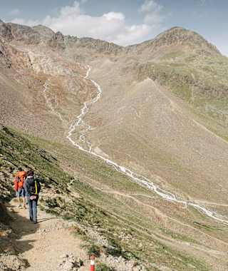 Auf- oder Abstieg von/zur der Breslauer Hütte