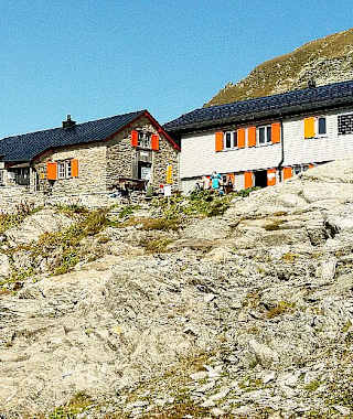 Die kleine Capanna Cadlimo befindet sich auf 2.570 m Höhe.