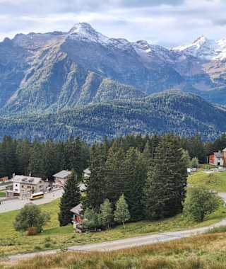 Schöner Blick auf die Tessiner Berge von Molare