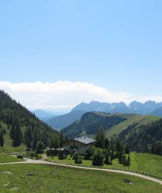 Blick von der Priener Hütte auf das Kaisergebirge
