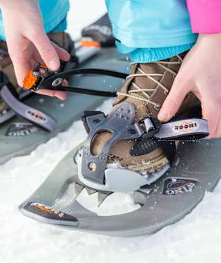 Richtiges Anlegen der Schneeschuhe