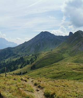 Blick auf den gesprengten Berg, den Col di Lana