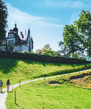 Schloss Meggenhorn auf der Wanderung entlang
