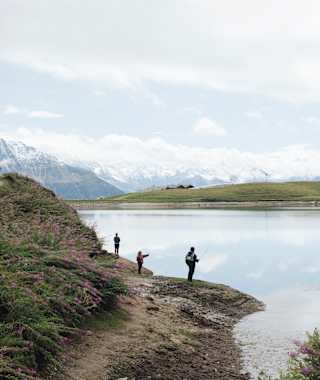 Am Bettmersee kann geangelt werden.