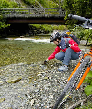 In den Hohen Tauern ist die Mur noch jung und klein.