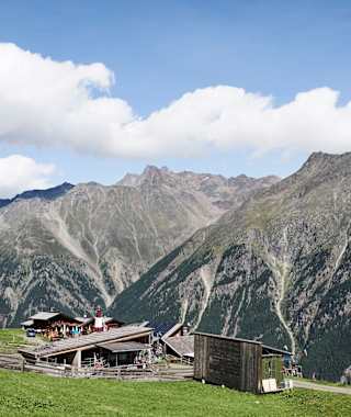 Die Gampe Thaya Hütte in den Ötztaler Alpen