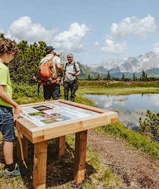 Informationstafeln stehen interesseirten Wanderern am Gerzkopf zur Verfügung.