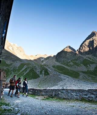 Guarda - Lai Blau - Chamonna Tuoi