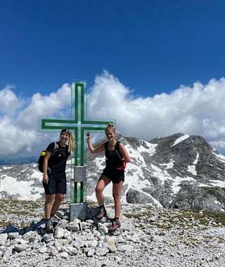 Das gläserne Kreuz auf der Schartwand