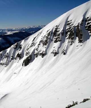Karlgrube: Blick vom Kleinen Göller in die Karlgrube (Suchbild Aufsteiger), im Hintergrund der Hochschwab