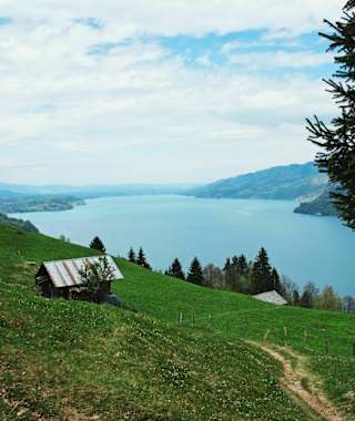 Postenkarten-Aussicht über dem Thunersee.