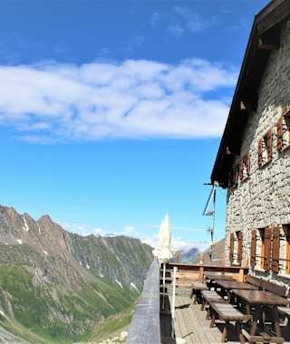 Hochfeilerhütte in der Sonne