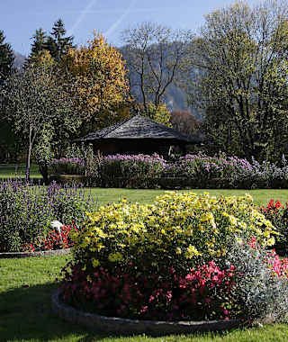 Inzell/Chiemgau: vorbei am Kurpark den Blick gen Norden gerichtet