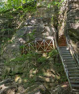 Immer wieder gibt es spannende Passagen auf dem Ith-Hils-Weg