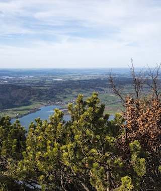 Vom Jochberg blicken wir hinunter zum Kochelsee