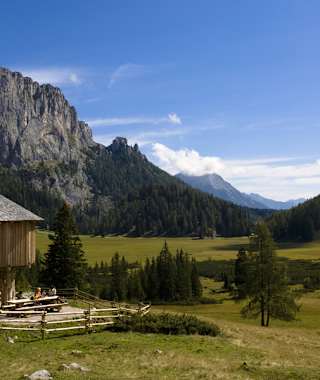 Die wunderschön gelegene Dümlerhütte