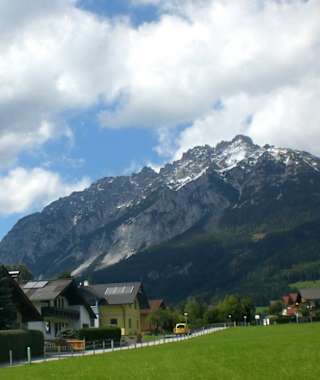 Die Kammspitze ist ein markanter Gipfel, der von Gröbming aus gut sichtbar ist.