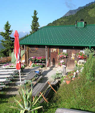 Die Bodensteinalm - klein, urig und mit perfekter Aussicht.