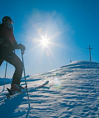 Der Sonne entgegen – die letzten Meter zum Kochofen-Gipfel.