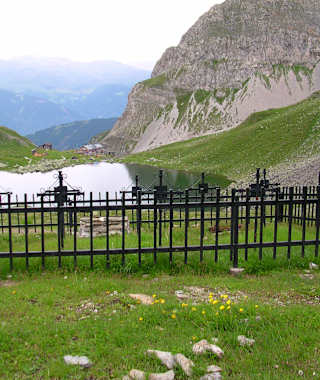 Kriegerfriedhof oberhalb der Obstanserseehütte