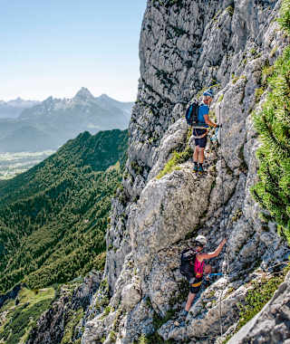Stets in der Vertikalen - der Hochthron-Klettersteig erfordert Kraft und Ausdauer