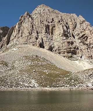 Lago di Pilato mit dem Pizzo del Diavolo.
