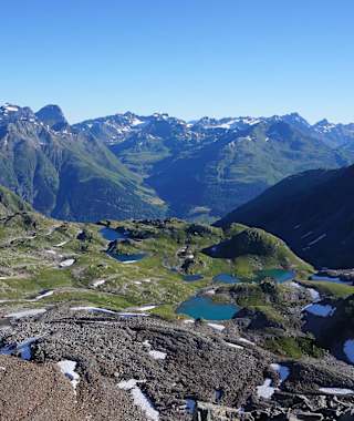 Die vielen kleinen Seen von Lais da Macun