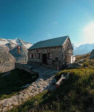 Idyllische Lage der Lauteraarhütte im Grimselgebiet