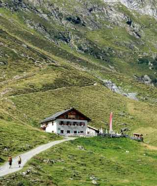 Wanderung zur Lazinser Alm