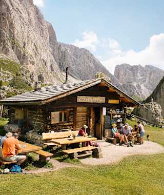 Die urige, kleine Pieralongia Alm.