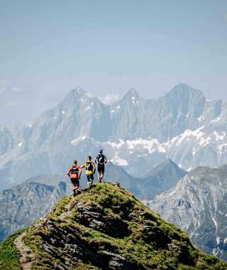 Abstieg von der Grazer Hütte auf Etappe 6 der Lungauer Tauern Krone.