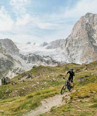 Die Schönbielhütte ist auch mit dem Mountainbike erreichbar.