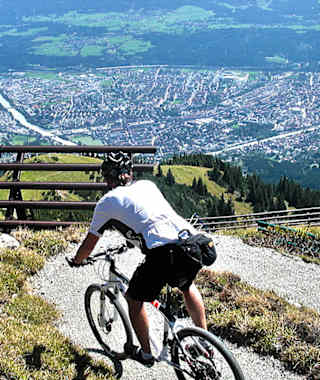 Start in Innsbruck, aber mit der Bahn.