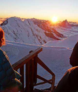 Die Walliser Alpen präsentieren sich im besten Licht. Sonnenuntergang auf der Signalkuppe.