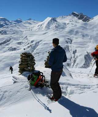 Im Anstieg in den tief verschneiten Tuxer Alpen