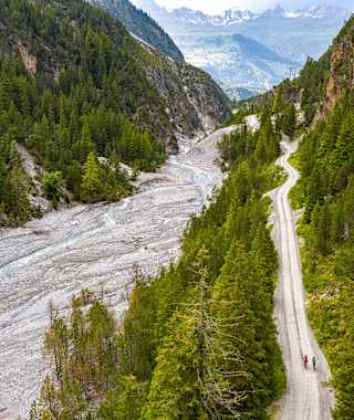 Entlang der imposanten Clemgia taleinwärts