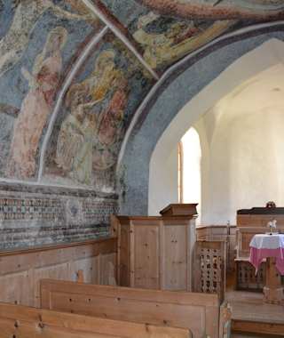 Kirche Stugl mit hervorragender gotischer Wandmalerei der Giotto-Schule (1360/70)