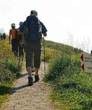 Vom Grödner Joch zur Puezhütte