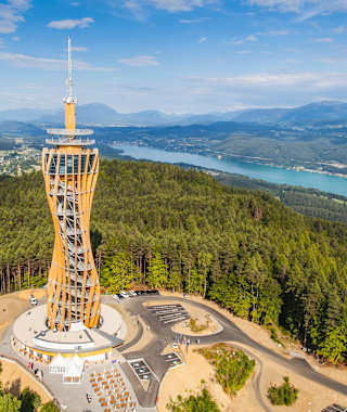 Der Pyramidenkogel über dem Wörthersee