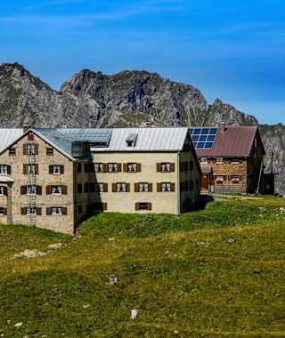 Die Rappenseehütte liegt in den Allgäuer Alpen