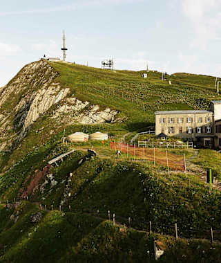 Gipfel des Rochers de Naye mit dem Hotel