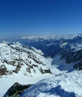 Aussicht von der Ruderhofspitze in Richtung Stubaital und Franz-Senn-Hütte