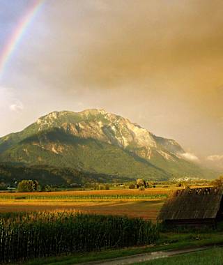 Dobratsch mit Regenbogen