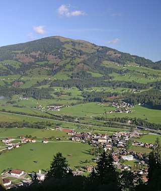 Schöner Ausblick auf die Kitzbüheler Alpen, hinten links ist der Große Rettenstein im Bild