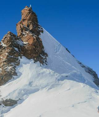 Blick auf die imposante Nordflanke des Schwarzhorns