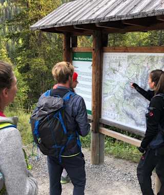 Ein erfahrener Guide des Nationalparks macht die Wanderung abwechslungsreich und sehr informativ.