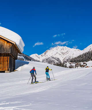 Die Sonnenloipe führt über die sonnigen Felder bei St. Lorenzen im Lesachtal