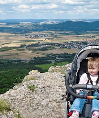Weitläufiger Blick von der Abbruchkante des Staffelbergs