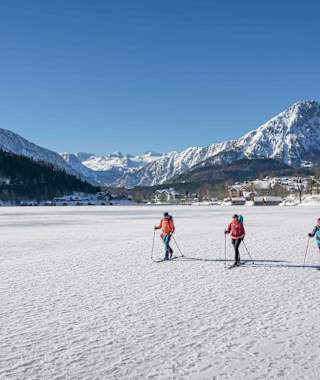 Wenn die Bedingungen es zulassen, kann man über den zugefrorenen Altausseersee gehen.
