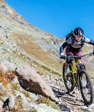 Anspruchsvolle, alpine Trails hoch über Davos Klosters